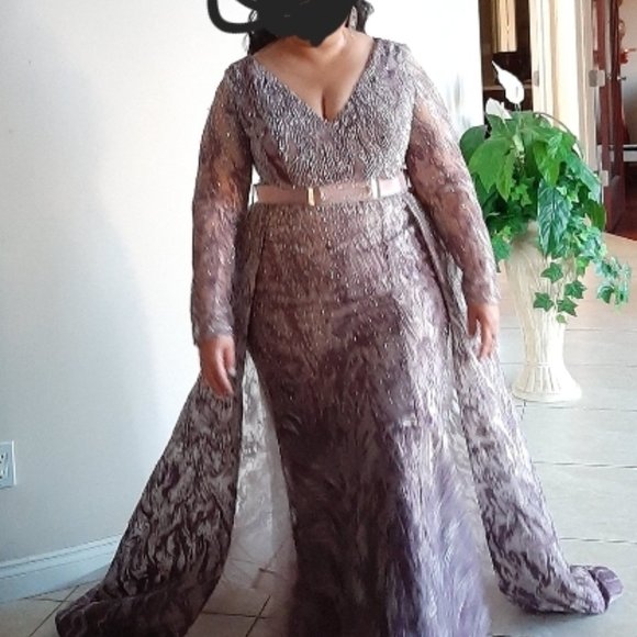 Dress - Picture 1 of 7